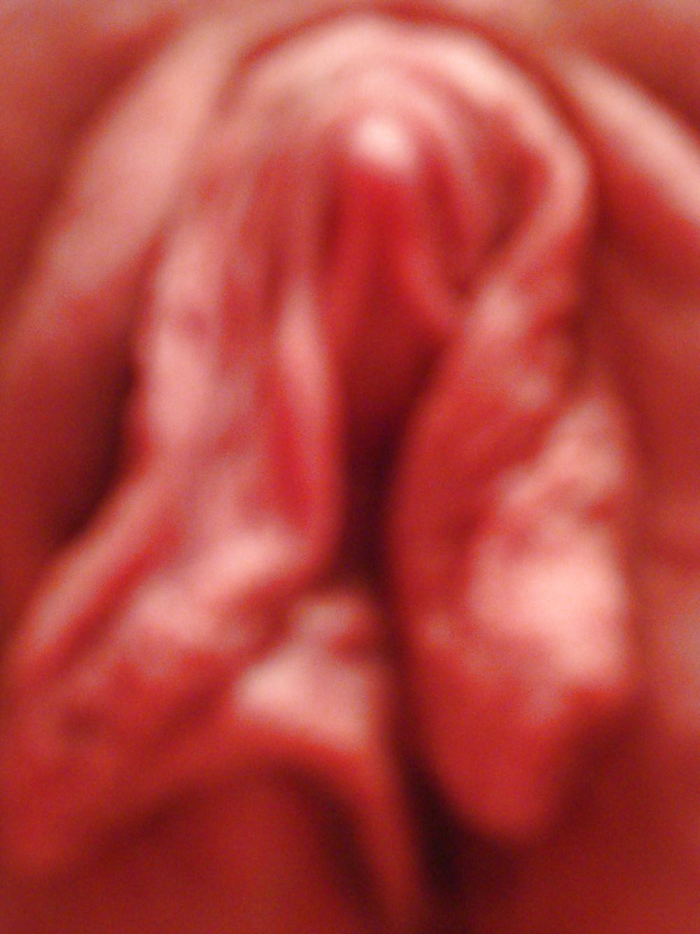 10P Wet pussy lips spread open