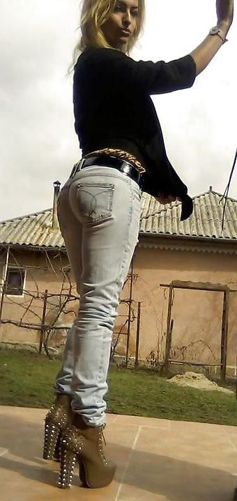 22P Romanian girl: Alina