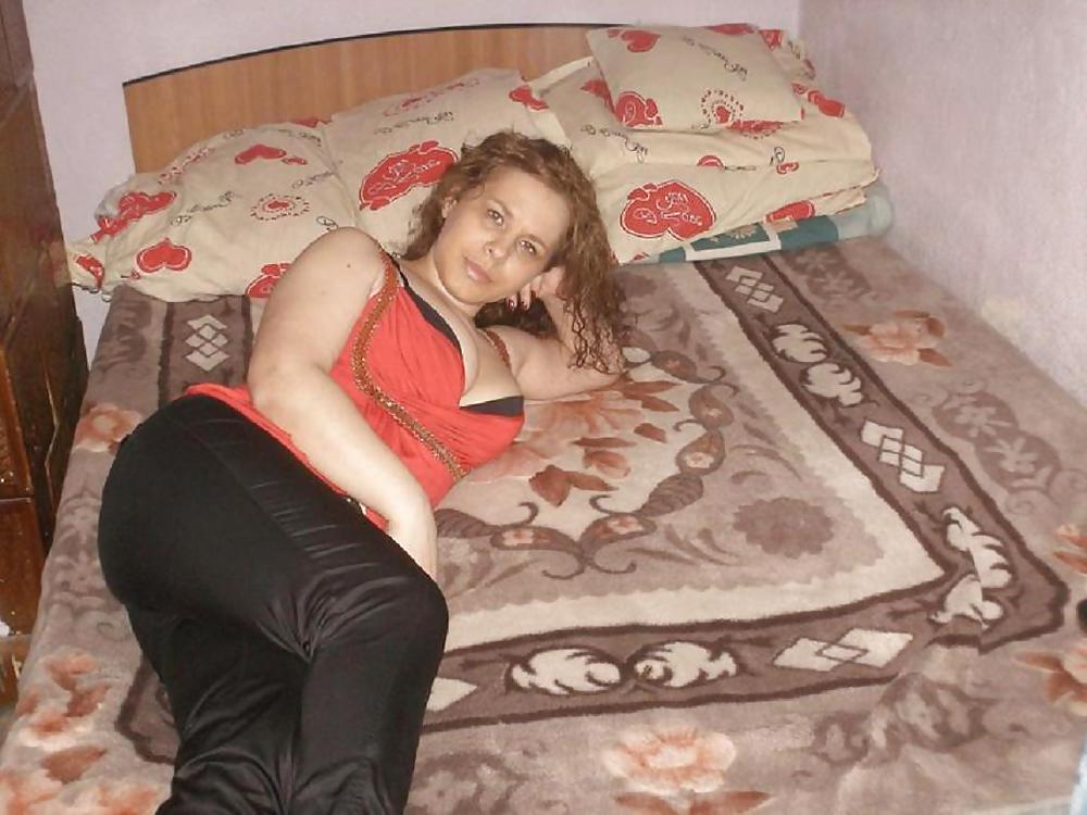 13P Romanian girl: nicoleta