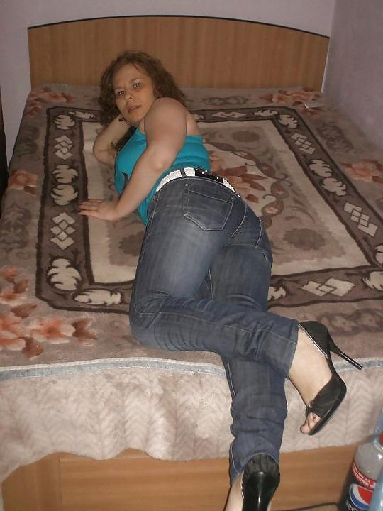 13P Romanian girl: nicoleta