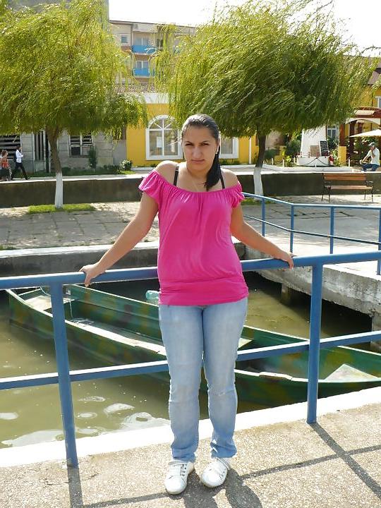 13P Romanian girl: Angela