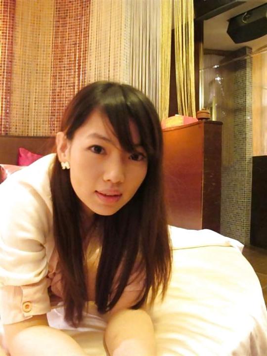20P Non nude asian