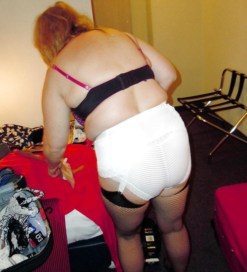 25P Mature granny!
