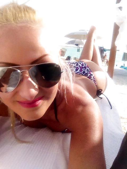 25P Romanian women: felicia