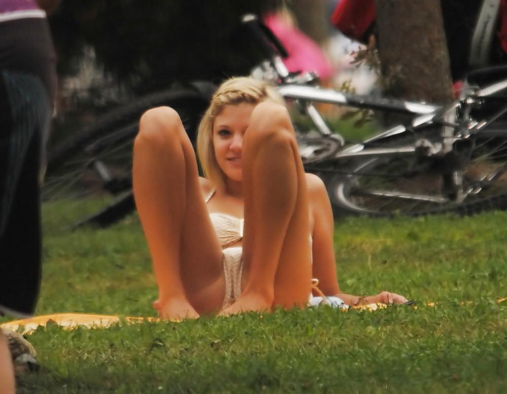 13P Very Voyeur Sexy Pictures