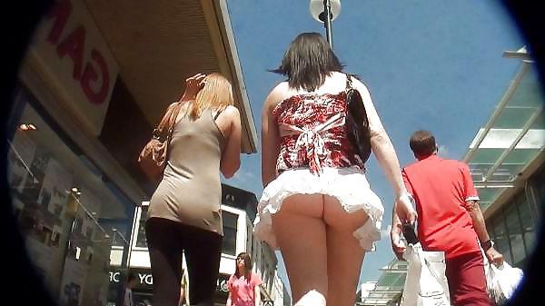 25P Salopes ,upskirts slut