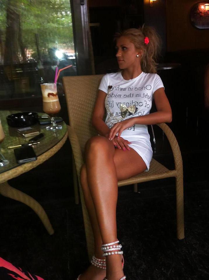 12P Romanian girl: larysa
