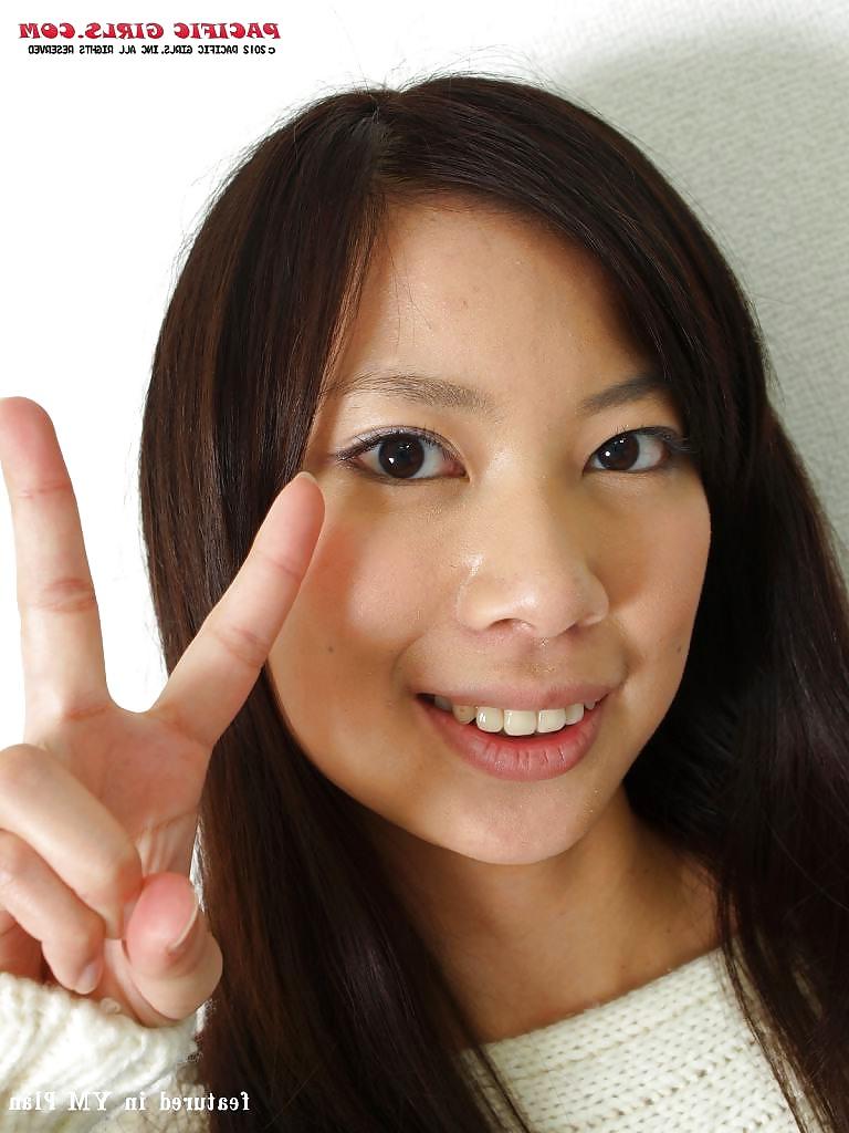 15P White panty fat ass asian girl in short skirt