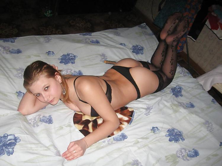 25P Russian Girl in Stockings