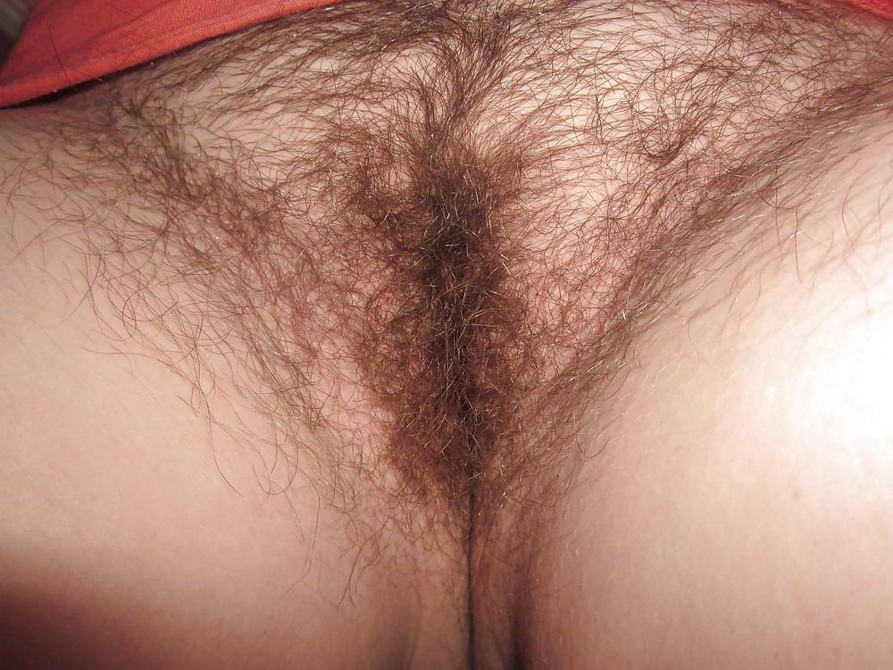 23P Chubby teen whore Melynda shows pussy, tits and ass