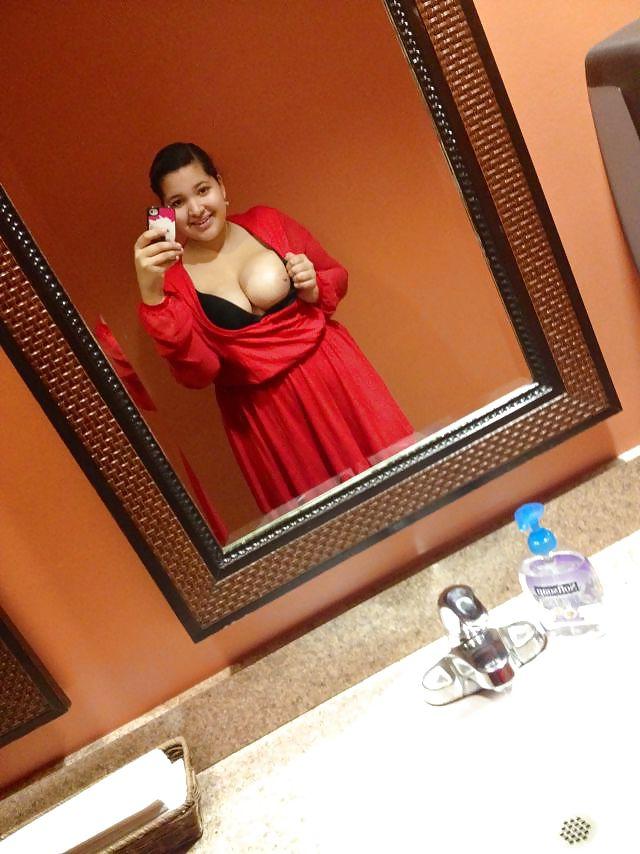 25P Chubby cute teen selfpics