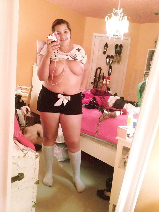 25P Chubby cute teen selfpics