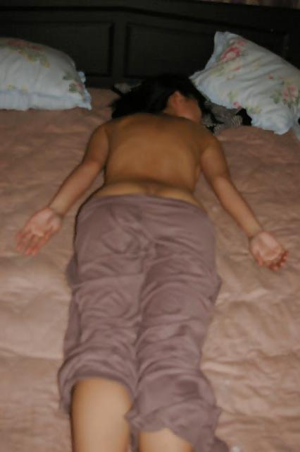 19P The Beauty of Amateur Korean Honeymoon Pics