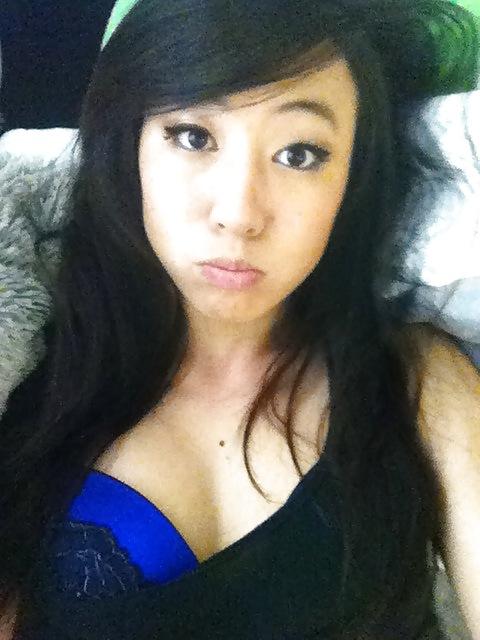 25P Cute Asian Teen