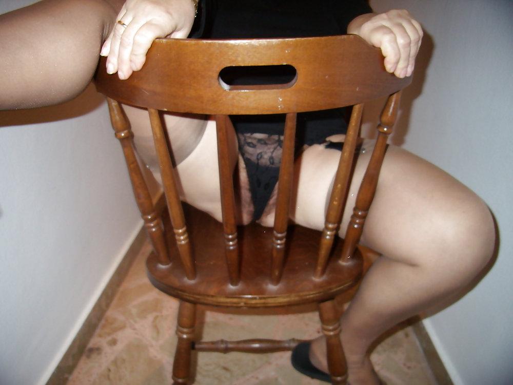 25P Italian housewife in stockings