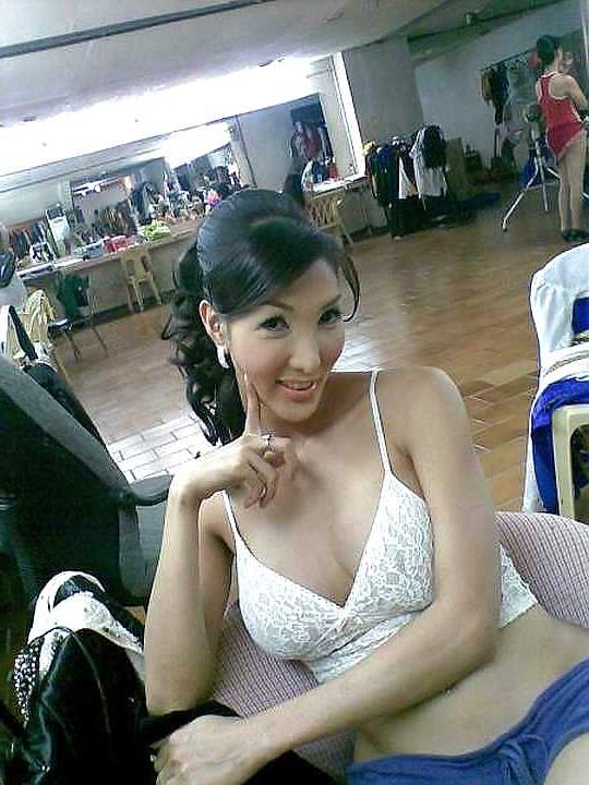 24P Filipino Ladyboy Khei