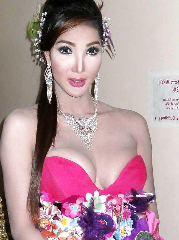 24P Filipino Ladyboy Khei