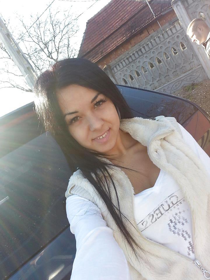 11P Romanian girl: Alessandra
