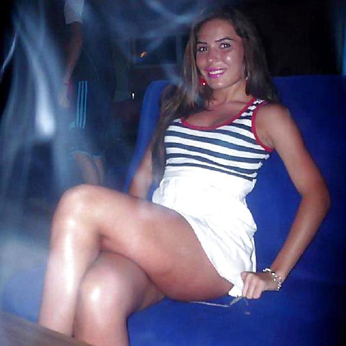 17P Romanian girl: flora