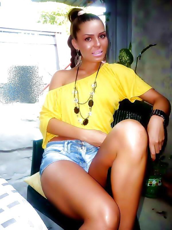 17P Romanian girl: flora