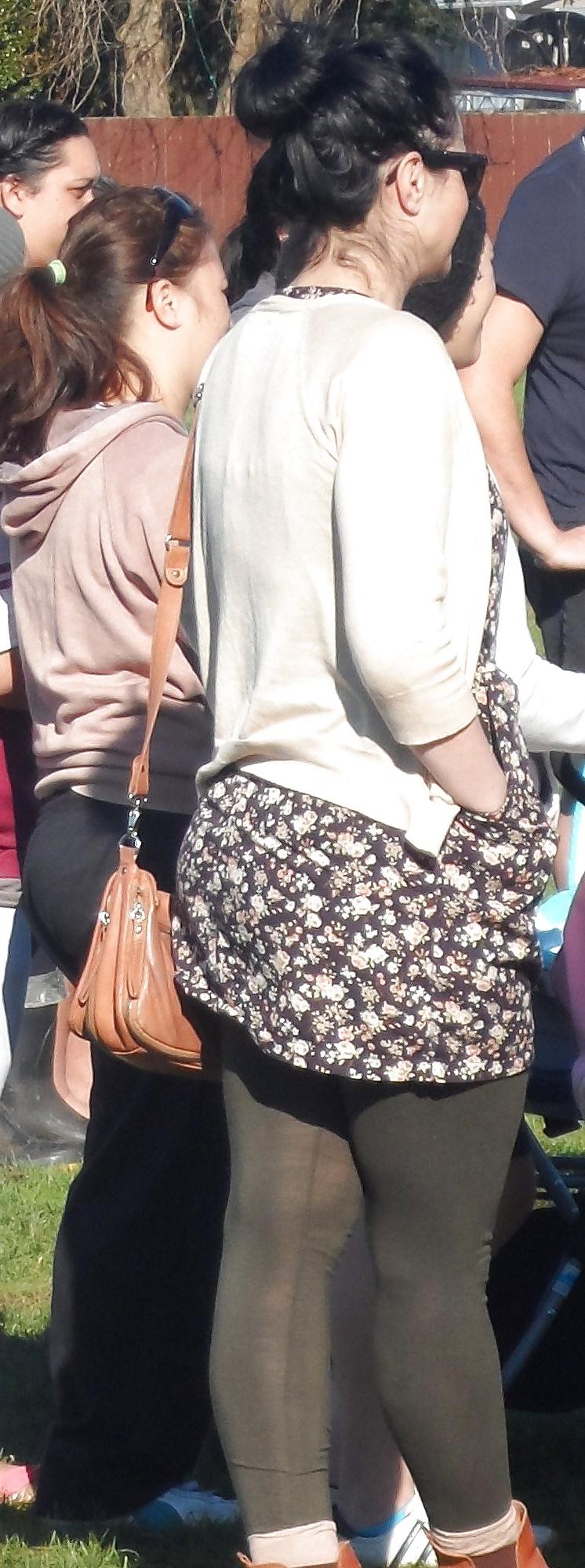 25P Voyeur Tights 2