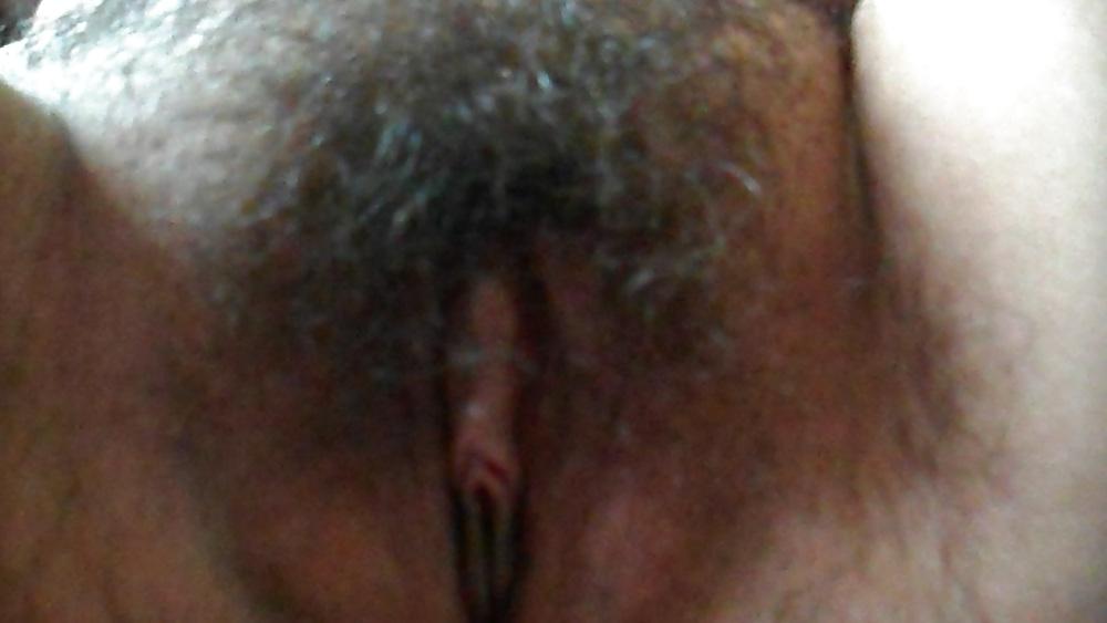 8P Alicia big hairy pussy close up 