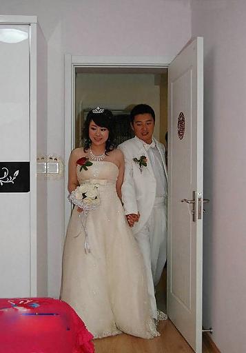 25P The Beauty of Amateur Hairy Asian Bride