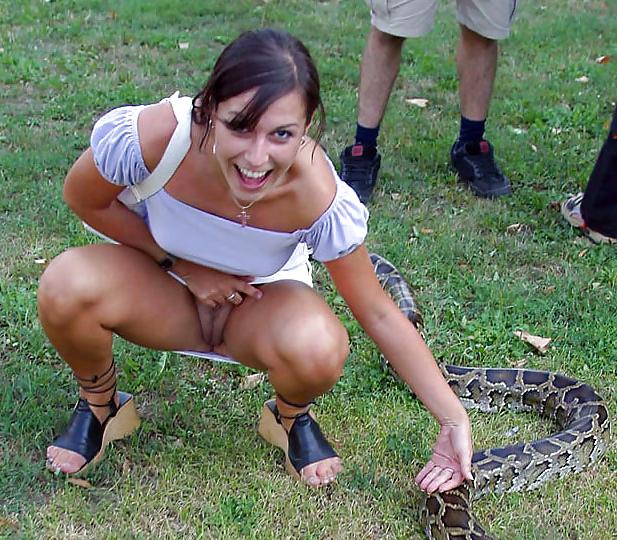 15P Upskirt No Pants 8
