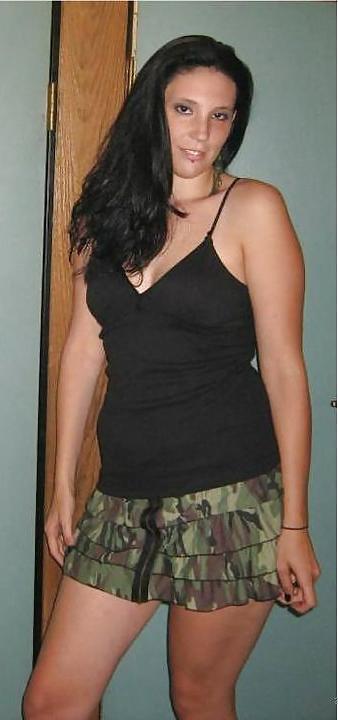 8P Upskirt and pussy pic of friends gf