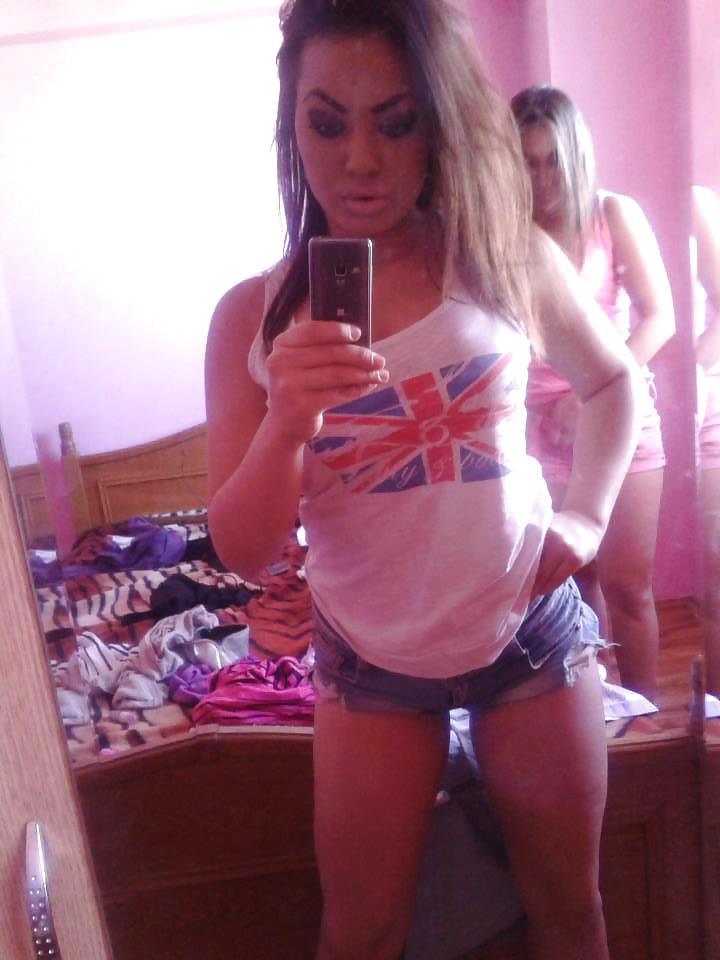 10P Romanian girl: andra