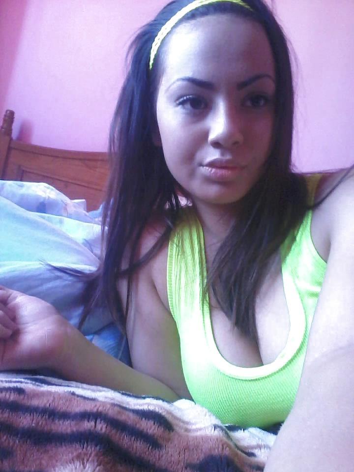 10P Romanian girl: andra
