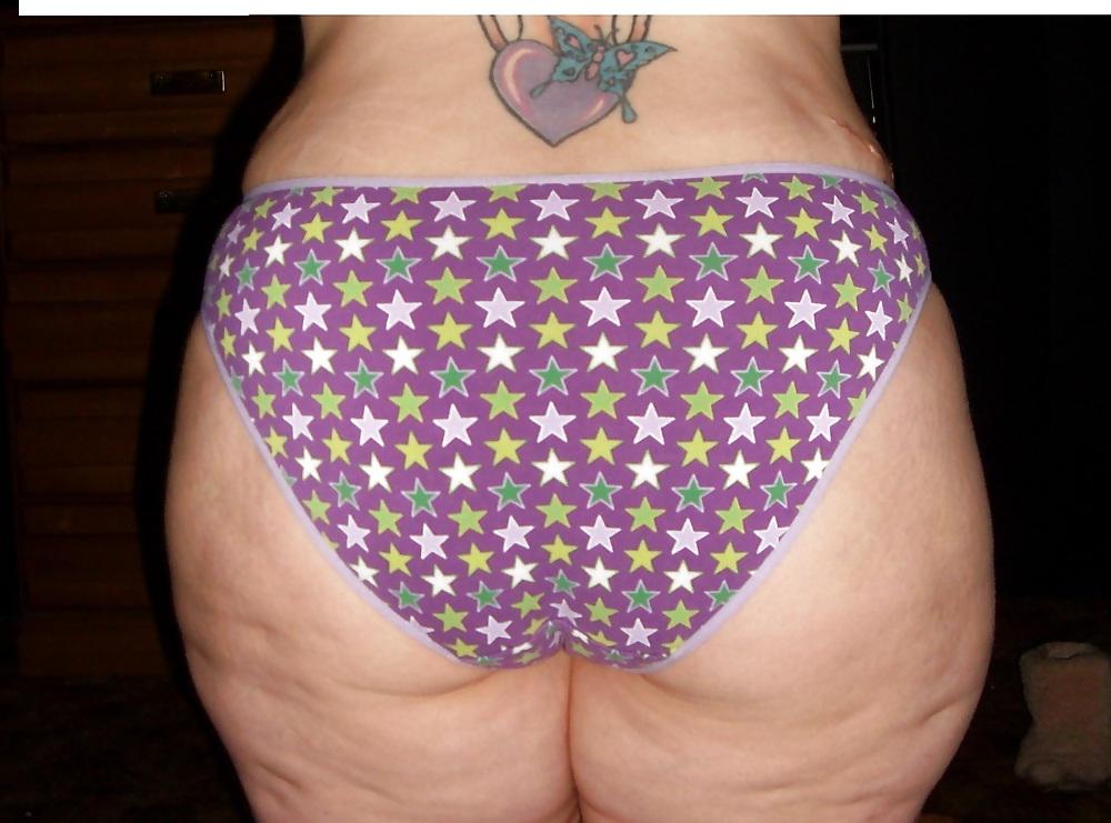 25P Moms in their pantys an swimsuits