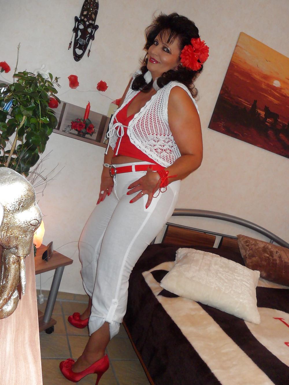 25P Mature whore - Diana