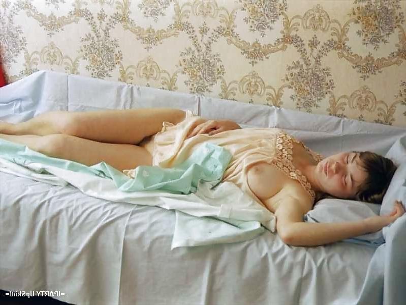 25P Upskirt and nipples