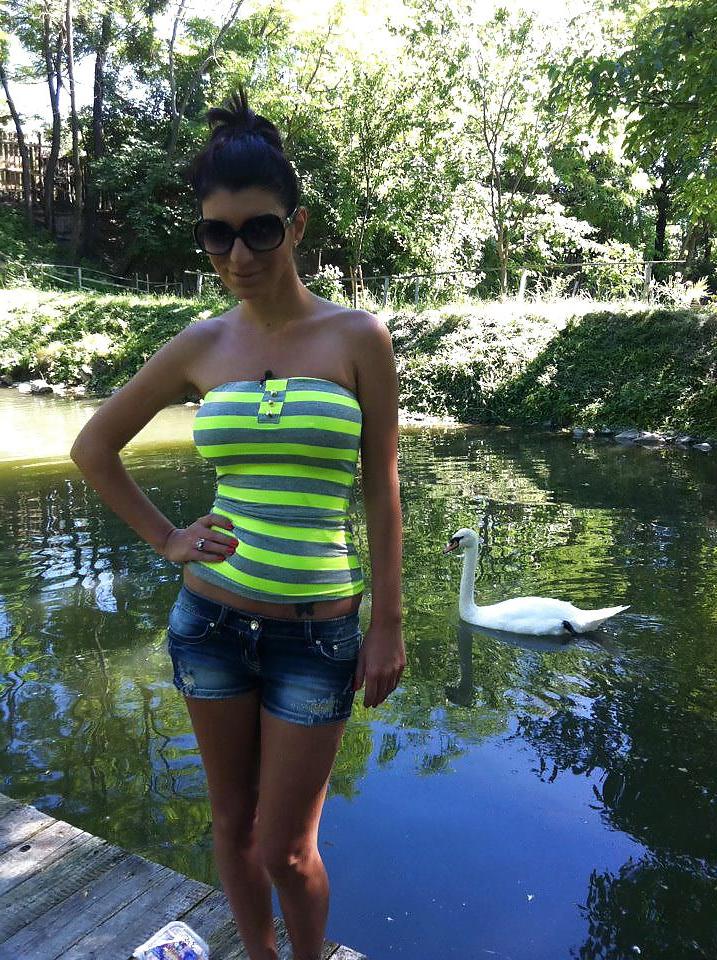 25P Romanian girl: Andreea