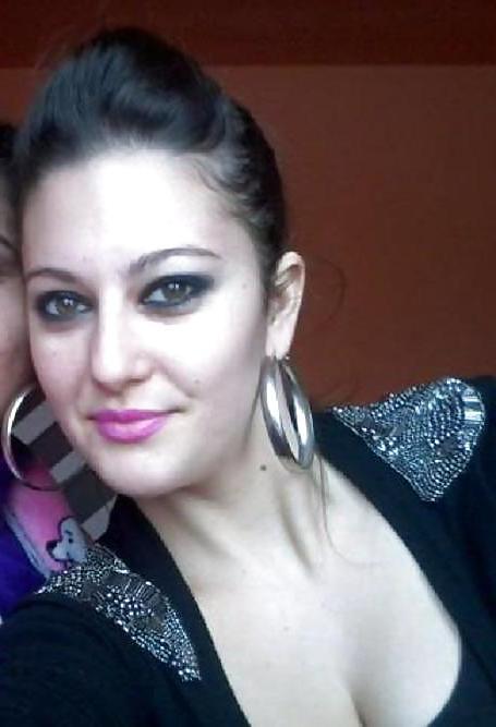 22P Romanian women: Amel