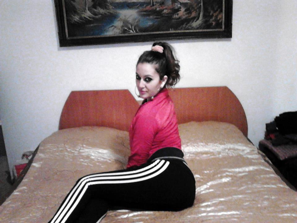 22P Romanian women: Amel