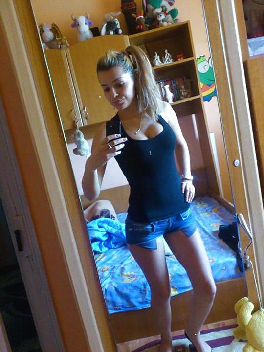 21P Romanian girl: mari