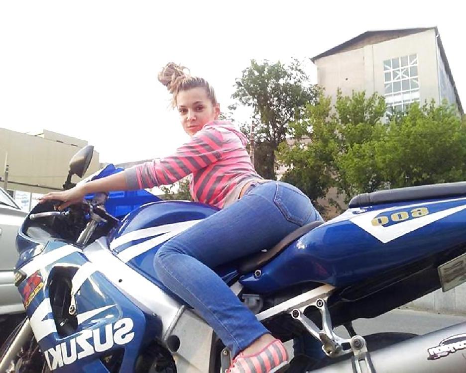 21P Romanian girl: mari