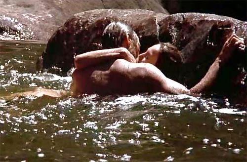 17P Hot Movie 36: WALK ON THE MOON