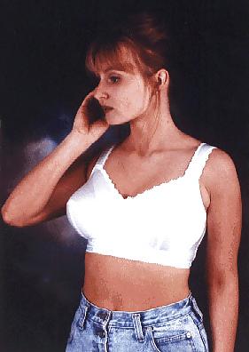25P Bras on random women 4