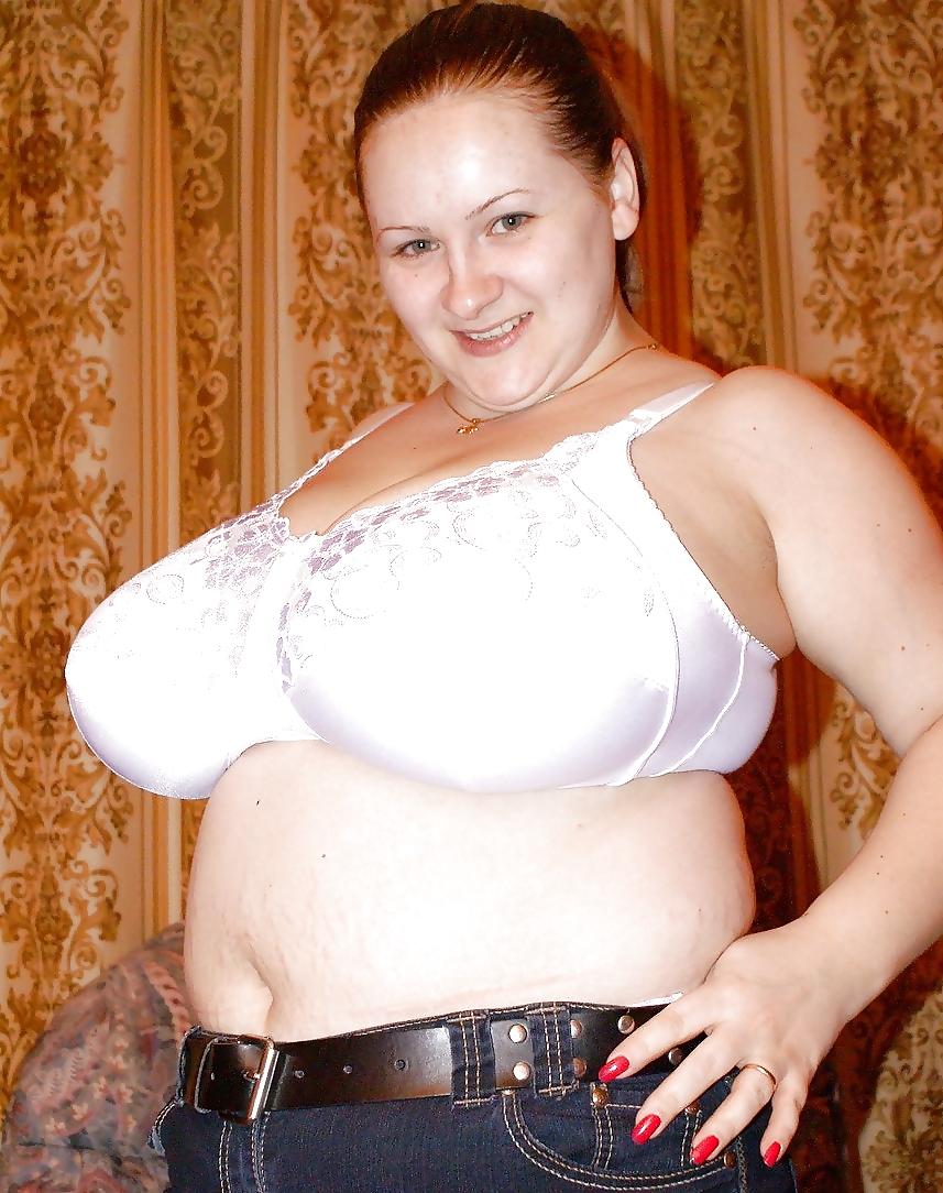 25P Bras on random women 4