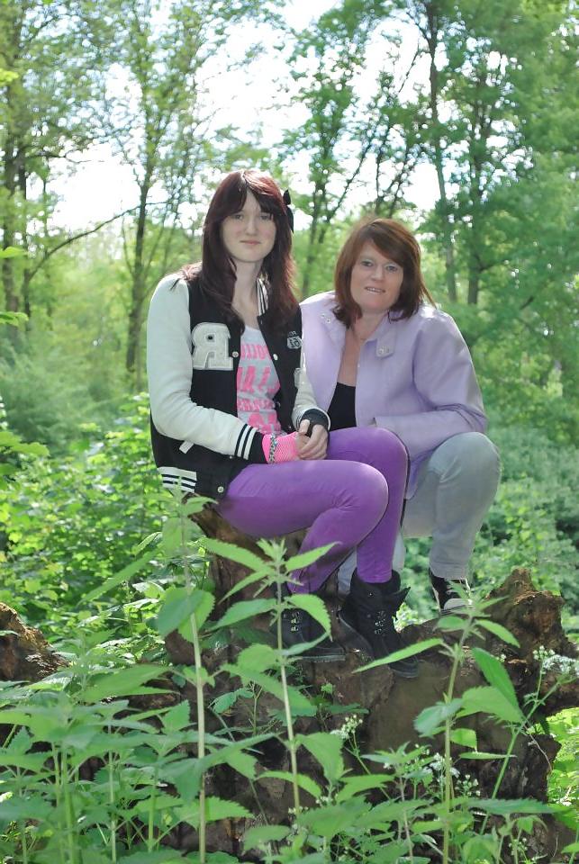 8P Ugly old Dutch mom and not her daughter