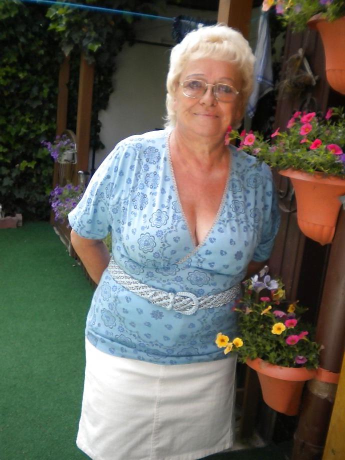 20P Mature-BBW-Ladies 335