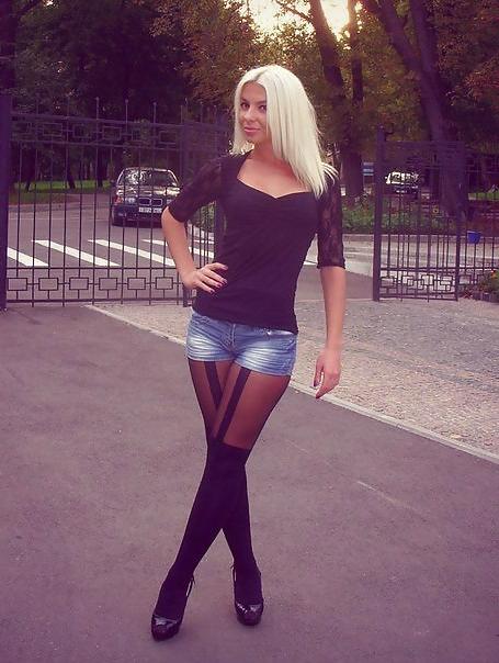 25P Wow pantyhose amateur