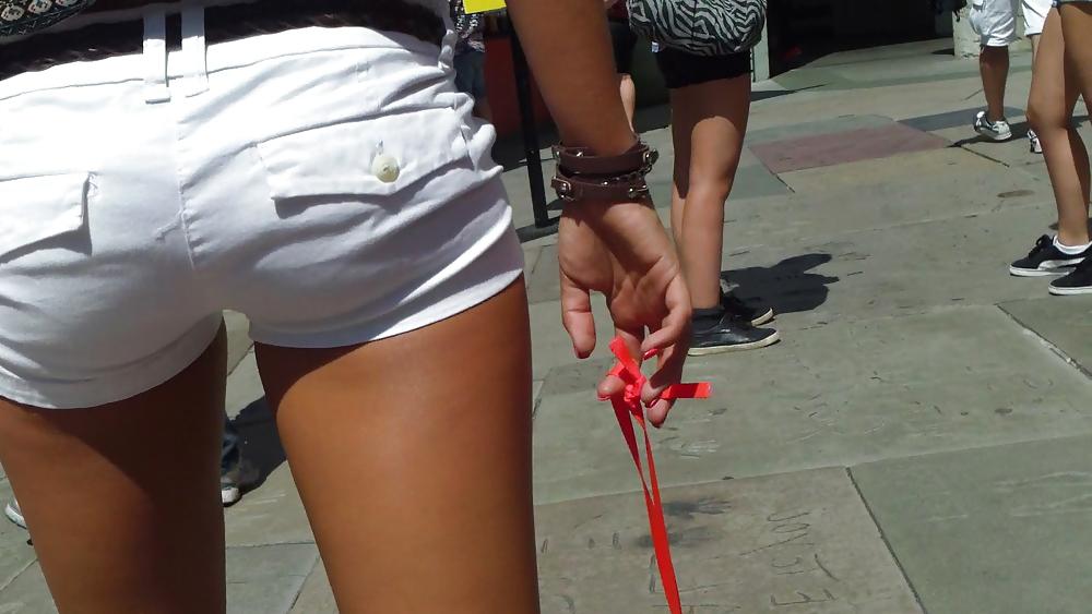25P Sexy French teen ass & butt in white shorts 