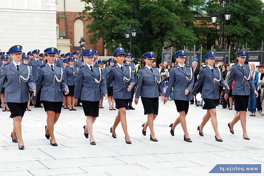 25P Women in pantyhose and uniform