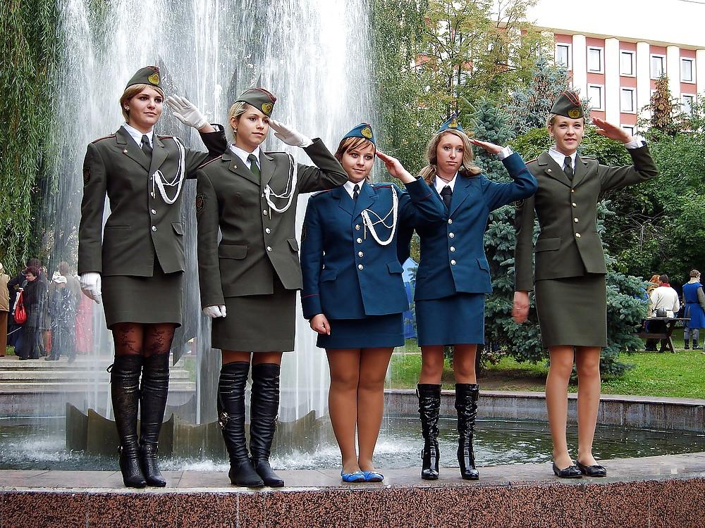 25P Women in pantyhose and uniform
