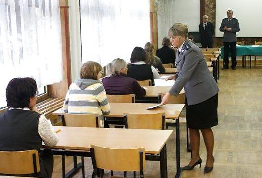 25P Women in pantyhose and uniform