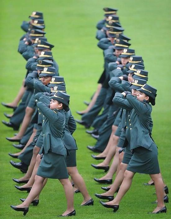 25P Women in pantyhose and uniform